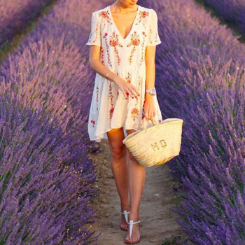 panier de plage artisanal à porte à la main