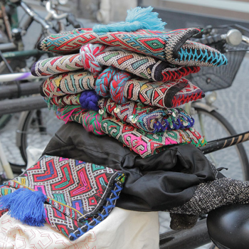 pochette kilim berbere vintage maud fourier