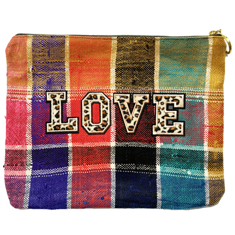 trousse tissu upcyclé personnalisée, lettres leopard wild, made in paris