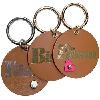 Round camel leather “bisou” charm silver-stamped with matching ring