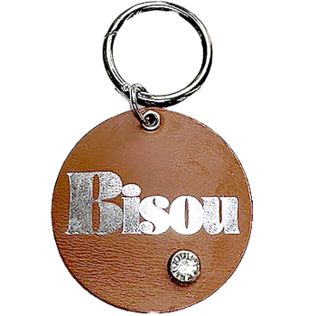 Bijou de sac rond cuir camel « bisou » or – fait main à Paris