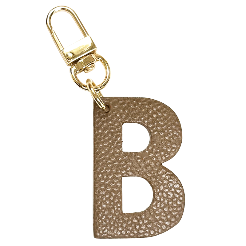 Bijou de sac lettre personnalisée, pièce unique cuir taupe, Made in France