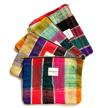 Trousse maquillage artisanale en tissu upcyclé, pièce unique, multicolore, personnalisable avec strass