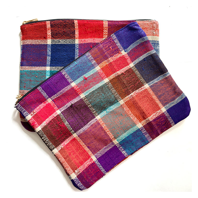 Grande pochette en plaids berbères vintage multicolores – pièce unique