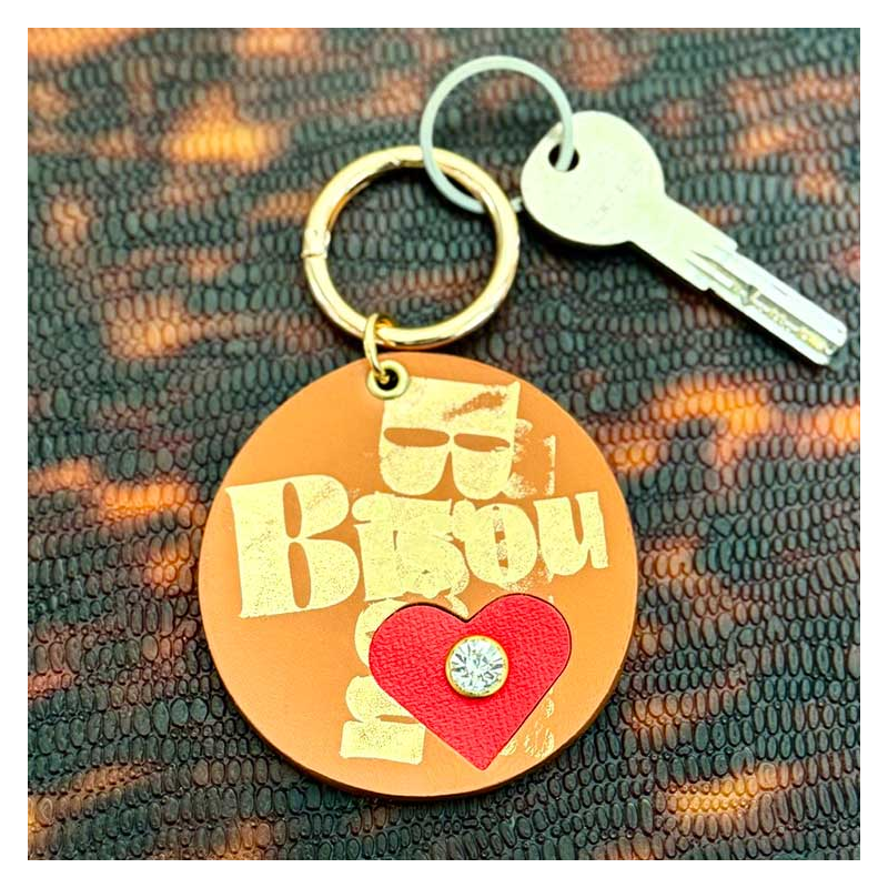 Hand-sanded and varnished edges – round camel Keyring made in paris