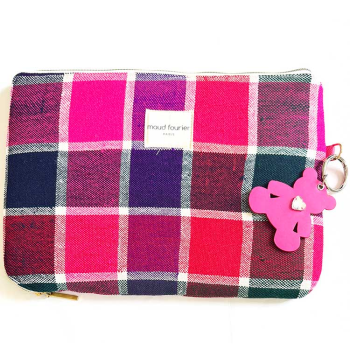 porte clé nounours en cuir upcyclé fait main à Paris sur housse ordinateur