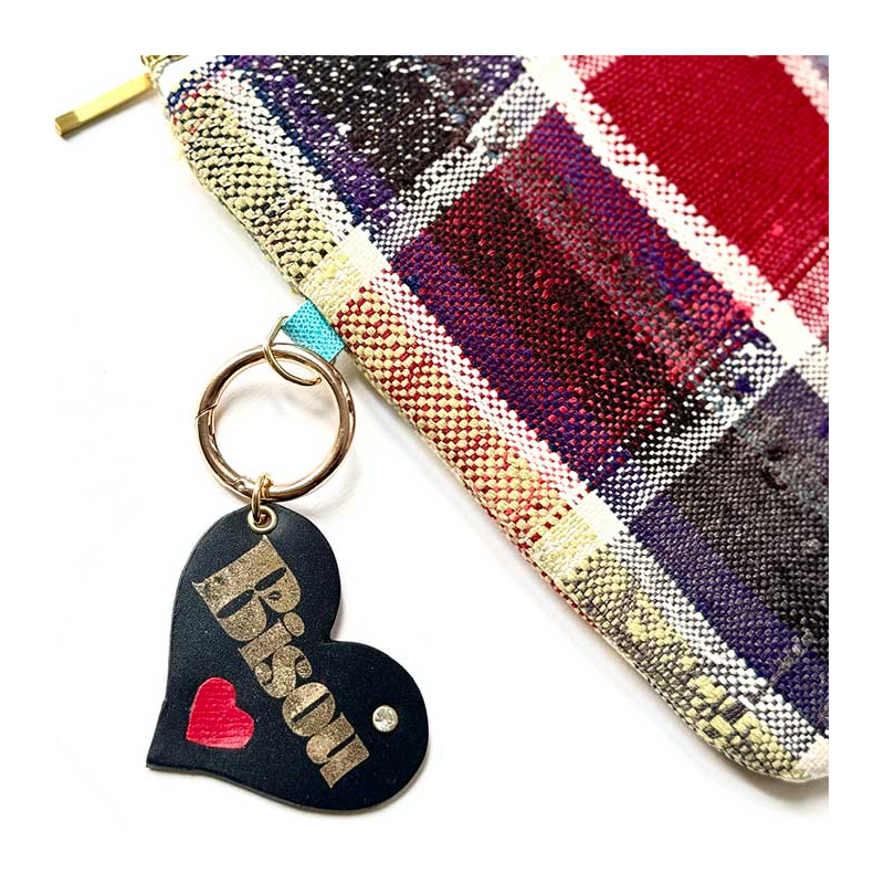 bijou de sac Cœur Bisou cuir noir avec marquage doré made in paris