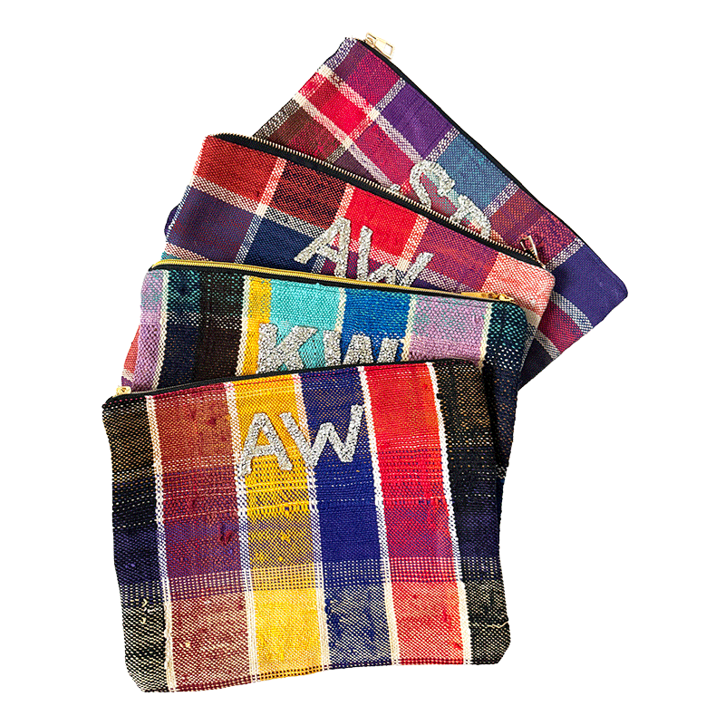 Trousse maquillage artisanale en tissu upcyclé, pièce unique, personnalisable avec strass