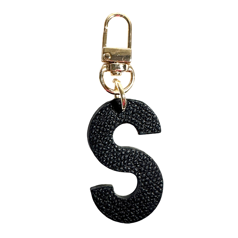 lettre en porte clé, cuir upcyclé bicolore