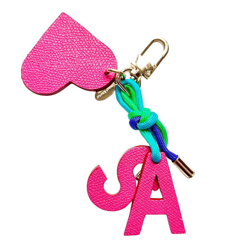 Bijou de sac lettre en cuir upcyclé avec cœur et paracorde multicolore – Maud Fourier Paris