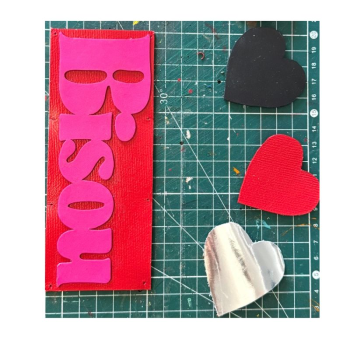 red basket leather bisou message