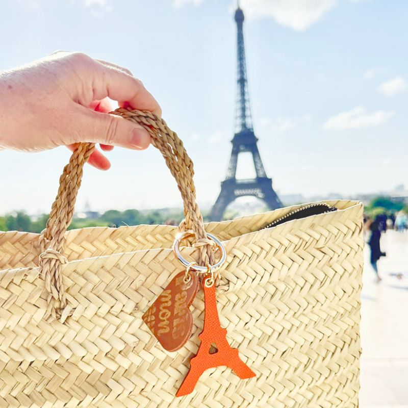 bijou de sac tour eiffel cuir upcyclé grainé
