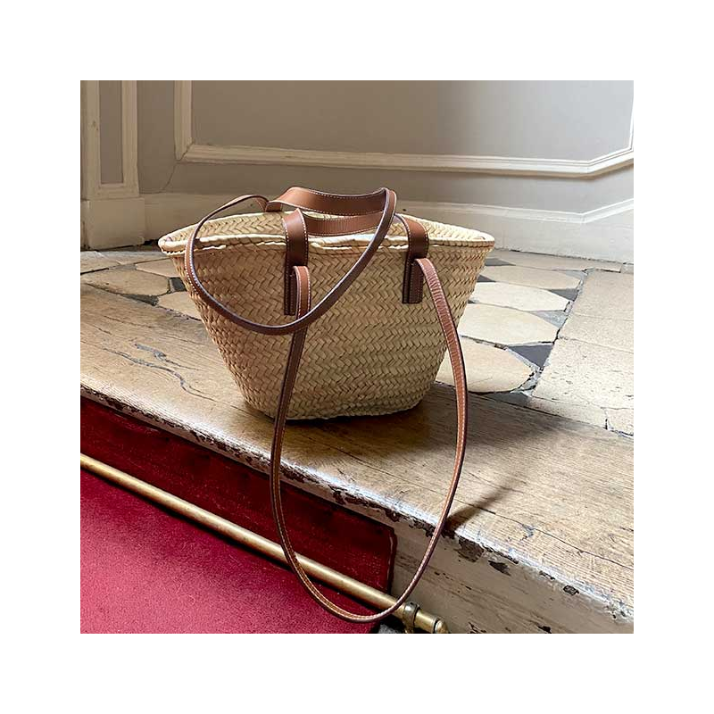 Chic natural straw basket for city days and summer escapes