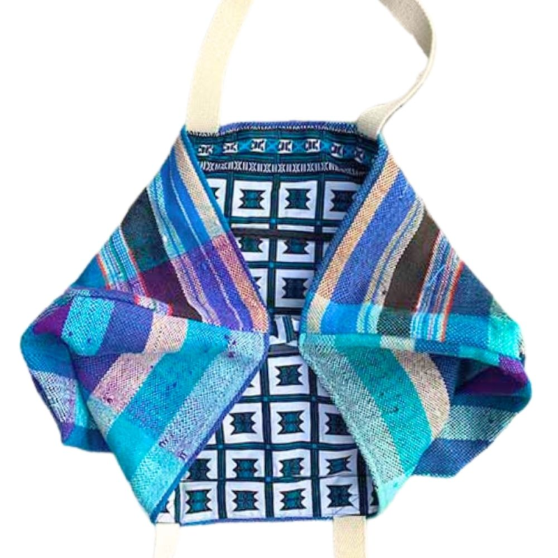 Doublure en coton wax et poche zippée du cabas upcyclé bleu