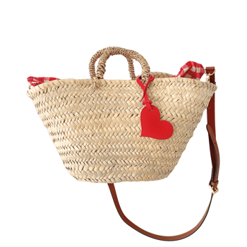 Red gingham basket shoulder carry summer outfit